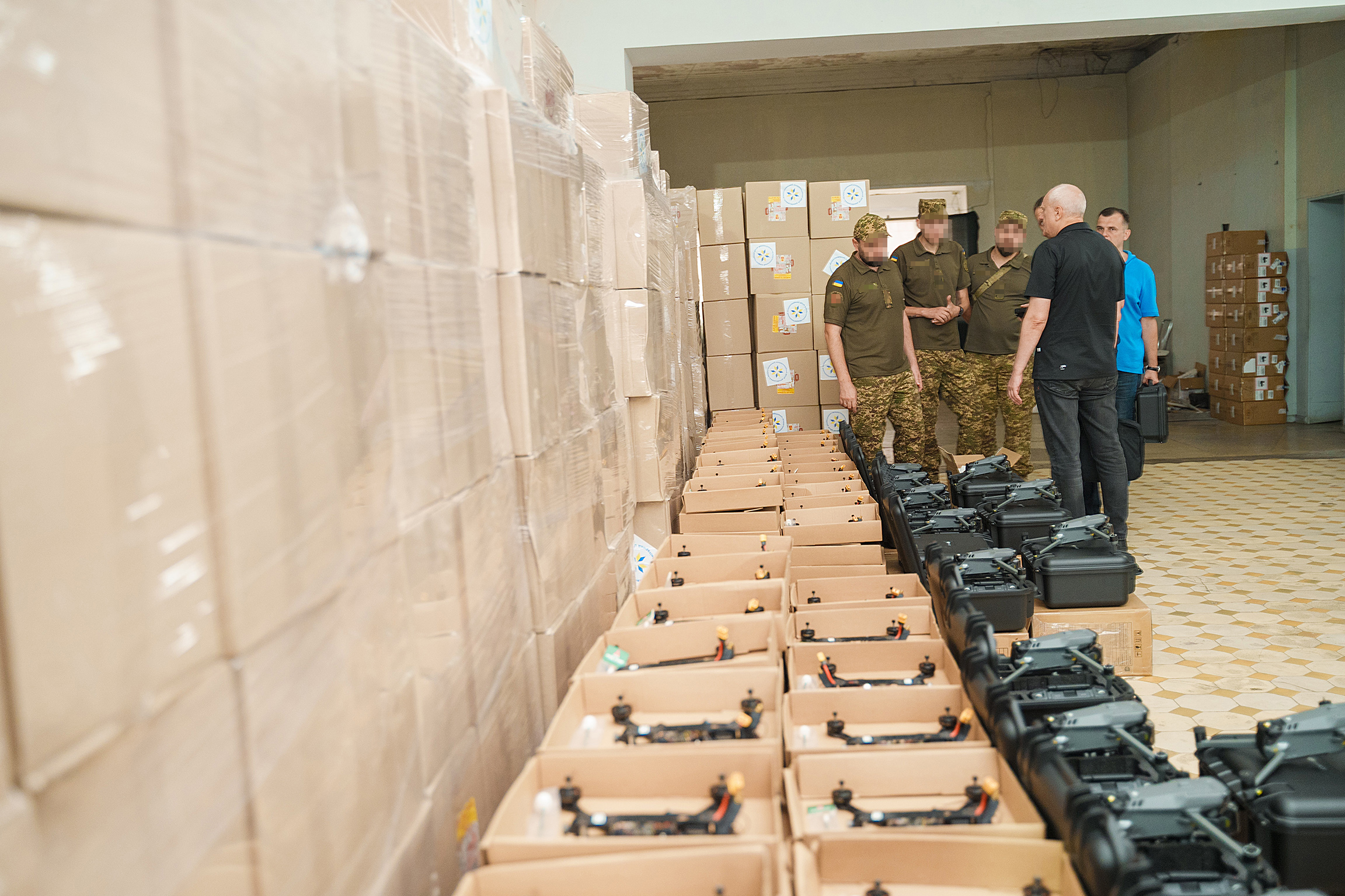 Вінницька громада передала 400 FPV-дронів, 20 Mavic 3T та 50 тисяч сухих душів нацгвардійцям «Червоної Калини» та прикордонникам